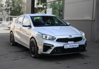 Подержанный автомобиль Kia Cerato Sedan 2018 года (3 фото)