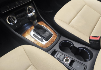 Подержанный автомобиль Audi Q3 2014 года (9 фото)