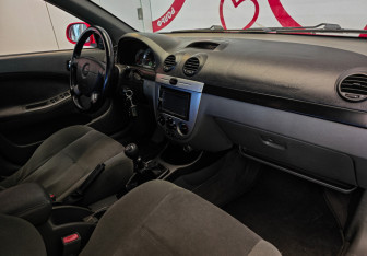 Подержанный автомобиль Chevrolet Lacetti Hatchback 2007 года (7 фото)