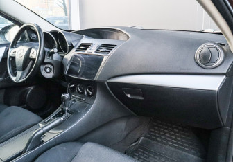 Подержанный автомобиль Mazda 3 Sedan 2013 года (7 фото)
