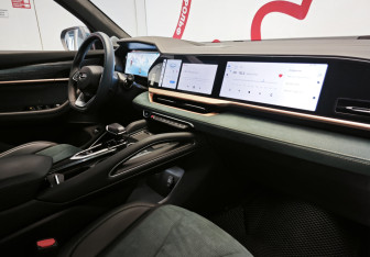 Подержанный автомобиль Geely Monjaro 2023 года (17 фото)
