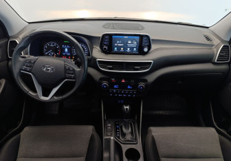 Подержанный автомобиль Hyundai Tucson 2019 года (15 фото)