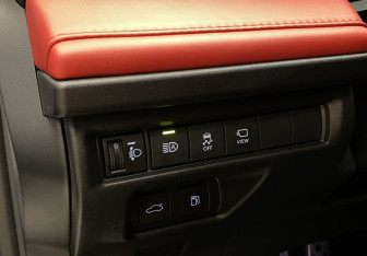 Подержанный автомобиль Toyota Camry Sedan 2024 года (19 фото)
