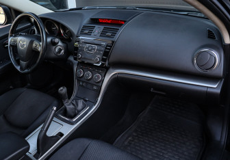 Подержанный автомобиль Mazda 6 Liftback 2010 года (7 фото)