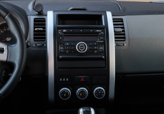 Подержанный автомобиль Nissan X-Trail 2008 года (10 фото)