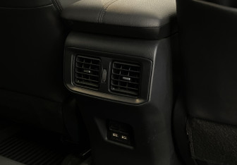 Подержанный автомобиль Toyota RAV4 2022 года (13 фото)