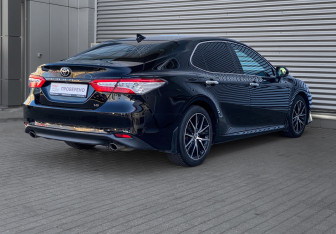 Подержанный автомобиль Toyota Camry Sedan 2019 года (5 фото)