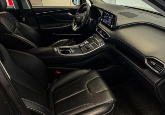 Подержанный автомобиль Hyundai Santa Fe 2021 года (7 фото)