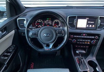Подержанный автомобиль Kia Sportage 2018 года (12 фото)