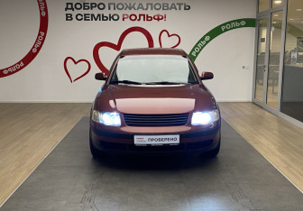 Подержанный автомобиль Volkswagen Passat Sedan 1999 года (2 фото)