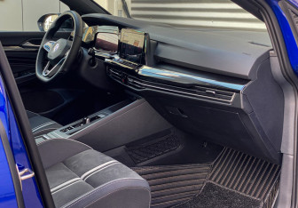 Подержанный автомобиль Volkswagen Golf Hatchback 2021 года (10 фото)