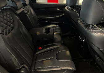 Подержанный автомобиль Hyundai Santa Fe 2021 года (8 фото)