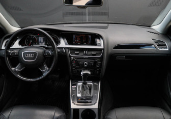Подержанный автомобиль Audi A4 Sedan 2014 года (9 фото)
