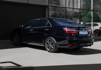 Подержанный автомобиль Toyota Camry Sedan 2016 года (6 фото)