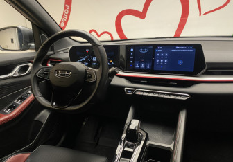 Подержанный автомобиль Geely Coolray 2023 года (9 фото)