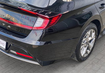 Подержанный автомобиль Hyundai Sonata 2021 года (9 фото)