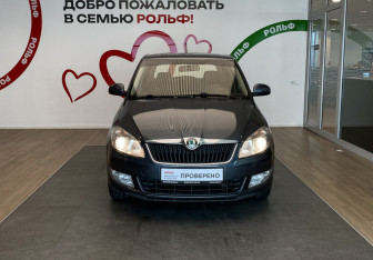 Подержанный автомобиль Skoda Fabia Hatchback 2012 года (2 фото)