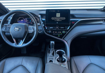 Подержанный автомобиль Toyota Camry Sedan 2023 года (15 фото)
