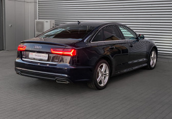 Подержанный автомобиль Audi A6 Sedan 2017 года (5 фото)