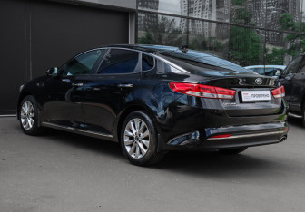 Подержанный автомобиль Kia Optima Sedan 2018 года (6 фото)