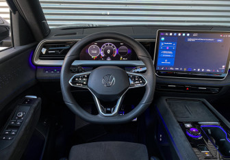 Подержанный автомобиль Volkswagen Teramont 2025 года (17 фото)
