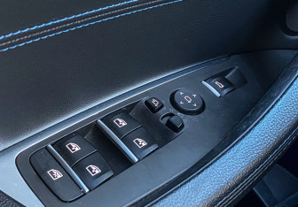 Подержанный автомобиль BMW X3 2020 года (28 фото)
