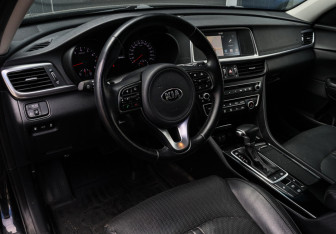 Подержанный автомобиль Kia Optima Sedan 2018 года (13 фото)