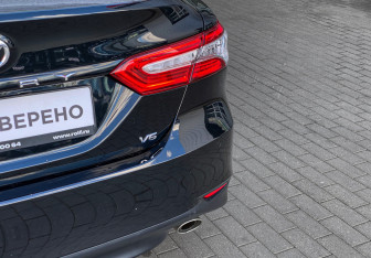 Подержанный автомобиль Toyota Camry Sedan 2023 года (8 фото)