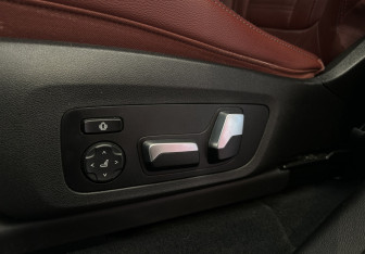 Подержанный автомобиль BMW X4 2019 года (11 фото)