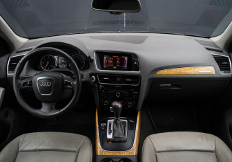 Подержанный автомобиль Audi Q5 2010 года (9 фото)