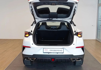 Подержанный автомобиль Changan UNI-T 2023 года (10 фото)