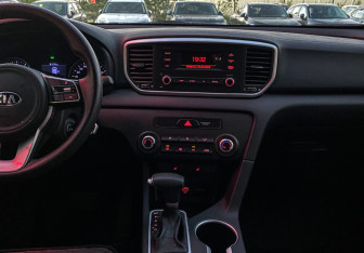 Подержанный автомобиль Kia Sportage 2019 года (11 фото)