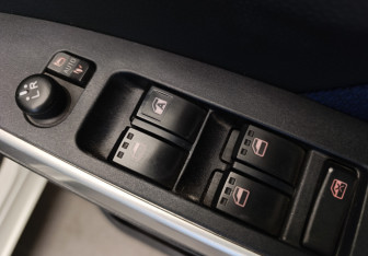 Подержанный автомобиль Toyota Tank 2019 года (8 фото)