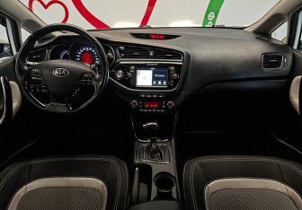 Подержанный автомобиль Kia Ceed Wagon 2018 года (9 фото)
