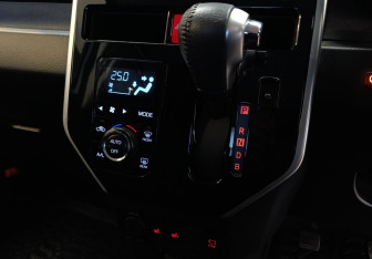 Подержанный автомобиль Toyota Tank 2019 года (10 фото)