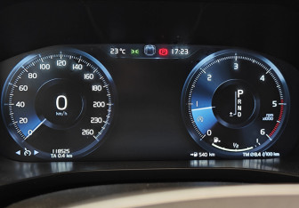 Подержанный автомобиль Volvo XC60 2018 года (18 фото)