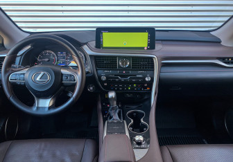Подержанный автомобиль Lexus RX 2020 года (14 фото)