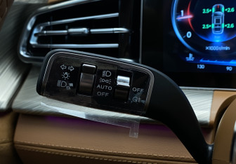 Подержанный автомобиль Hongqi H9 2024 года (35 фото)