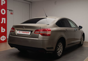 Подержанный автомобиль Citroen C5 Sedan 2009 года (4 фото)