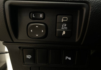 Подержанный автомобиль Lexus ES 2012 года (16 фото)