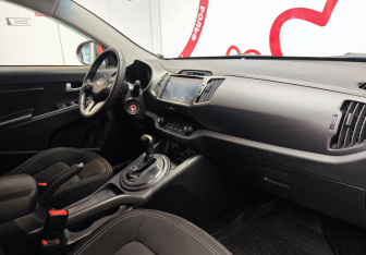 Подержанный автомобиль Kia Sportage 2013 года (9 фото)