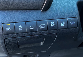 Подержанный автомобиль Toyota Camry Sedan 2019 года (18 фото)