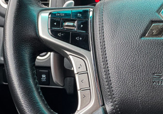 Подержанный автомобиль Mitsubishi Montero Sport 2022 года (22 фото)