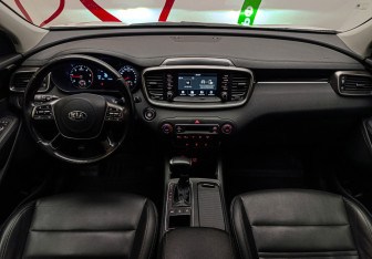 Подержанный автомобиль Kia Sorento 2019 года (9 фото)