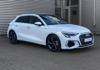 Подержанный автомобиль Audi A3 Hatchback 2021 года (3 фото)