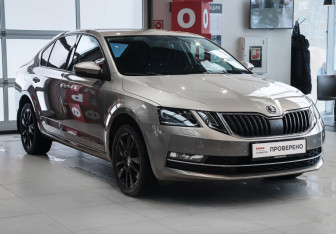 Подержанный автомобиль Skoda Octavia Liftback 2018 года (3 фото)