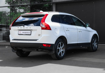 Подержанный автомобиль Volvo XC60 2010 года (4 фото)