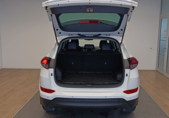 Подержанный автомобиль Hyundai Tucson 2017 года (23 фото)