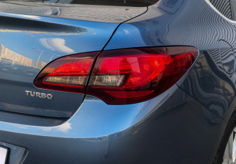 Подержанный автомобиль Opel Astra Sedan 2014 года (7 фото)