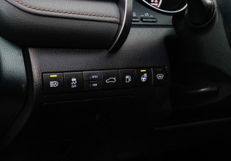 Подержанный автомобиль Toyota Camry Sedan 2018 года (18 фото)